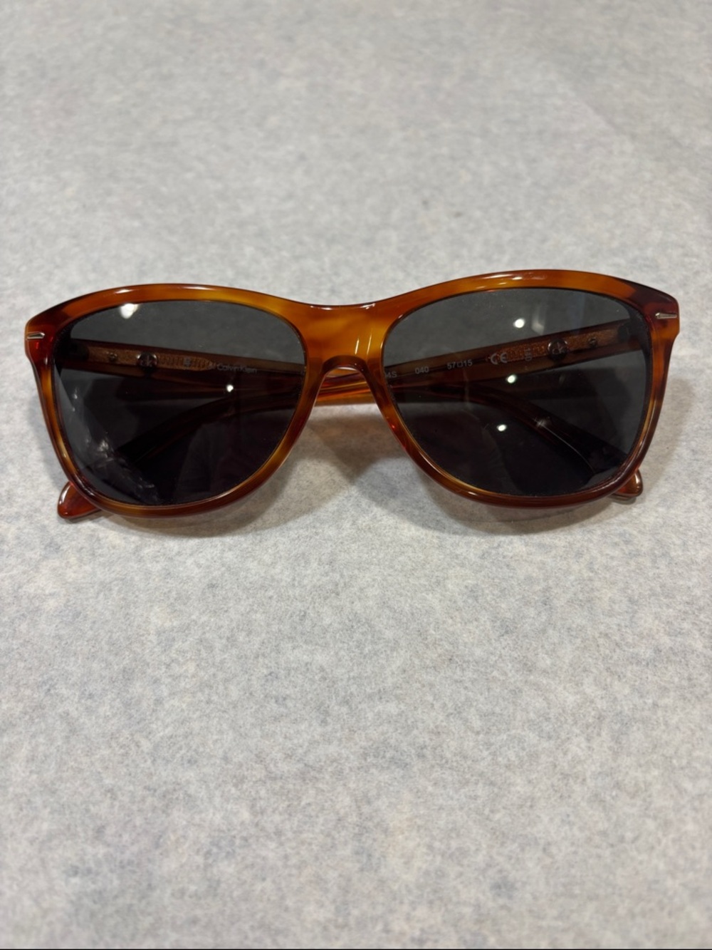 Calvin Klein Tortoiseshell Sunglasses with Dark Lenses CK-4194s